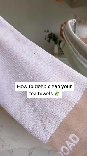 Easy Tea Towel Cleaning Tips for a Fresh Kitchen 🌿