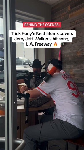 Trick Pony's founding member, Keith Burns, was at the studio, and he sang some Jerry Jeff Walker! 🔥