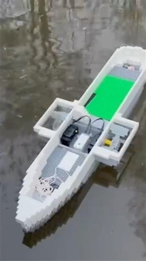 Lego boat steering and driving power along the canal with great success! #legoboat #custom