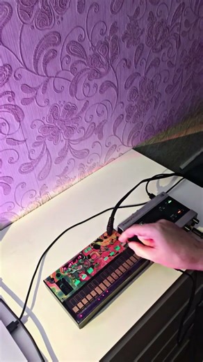 Live Synth Korg Volca FM + Strymon BigSky Vst Reverb | Synth Jam 2