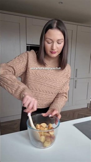 Loaded chicken fajita bowl 😮‍💨 #chickenfajita #highproteindinner #diettips #saladbowl