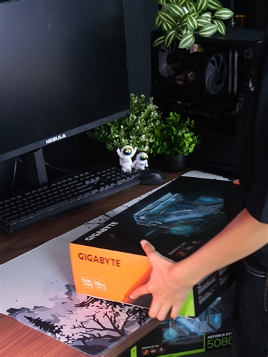 Unboxing the RTX5090 from Gigabyte #nebulapc #gamingcommunity #gamer #fyp #viral #setup #asmr #unboxing