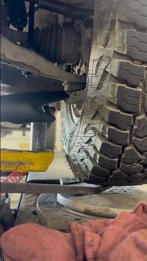 How to check ball joints on a ford ranger #fordranger #automobile #balljoint #alignment
