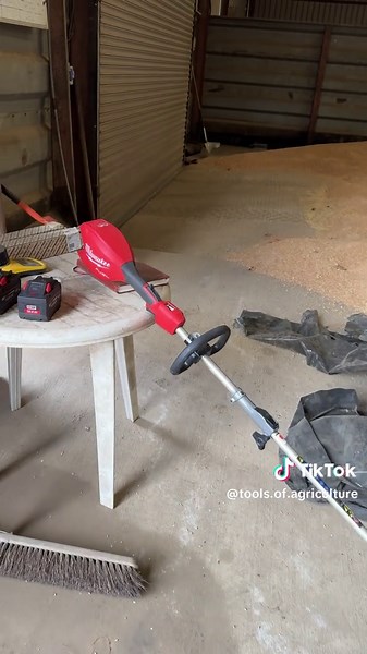 Efficient Grain Store Cleaning with Battery Brush