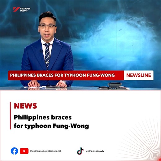24K views · 314 reactions | The Philippines authorities urgently evacuate coastal residents as Typhoon Fung-Wong intensified offshore. The storm is expected to strengthen into a super typhoon before making landfall, with a radius large enough to cover nearly the entire country. #vietnamtoday #Philippines #storm #typhoon #weatherforecast | Vietnam Today | Facebook