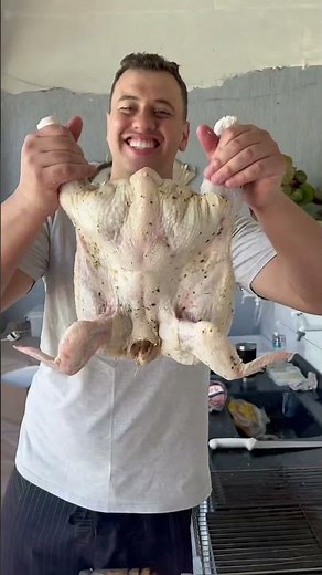 Como fazer frango assado na churrasqueira. #receitas #receitafacies #churrascocaseiro #churrasco