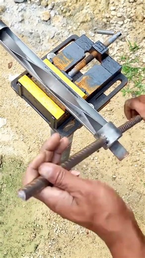How To Easily Twist Square Steel Bars Using A Homemade Tool