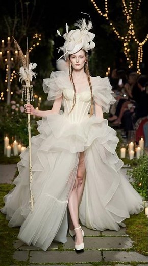 The "White Witch" Look That Bewitched Fashion Week 🦢