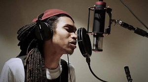 In this Apollo Artist Session, watch legendary producer @JustBlaze (@JayZ, @KendrickLamar) track and mix Phony Ppl's “Why iii Love the Moon” through Apollo 8p High-Resolution Interfaces at UA's Studio 610 in Scotts Valley, California. | Universal Audio