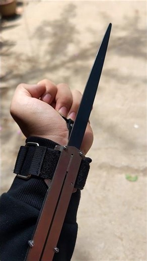 How to use hidden blade