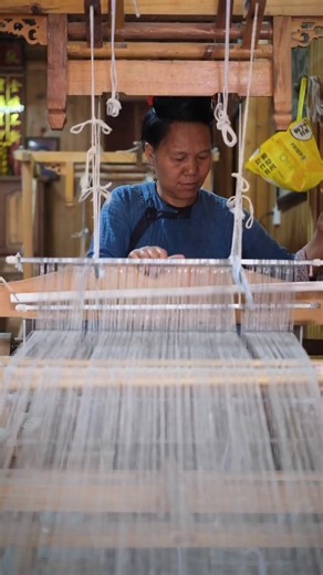 3.2K views · 61 reactions | The Art of Weaving | Thread by Thread This isn't just a craft; it's a practice in patience and precision. Watch as the threads are carefully arranged on the loom, a meticulous process that is the foundation of a beautiful finished product. | How Things are Made | Facebook