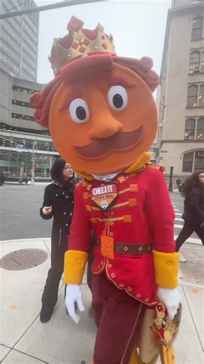 Sportsish on Instagram: "Chedward came to NYC to help us quiz New Yorkers about all things college football bowl games. Catch the Prince and the new Cheez-It Crusted Turkey Legs at the Cheez-It Citrus Bowl on Dec. 31 at Camping World Stadium. @citrusbowl @cheezit"
