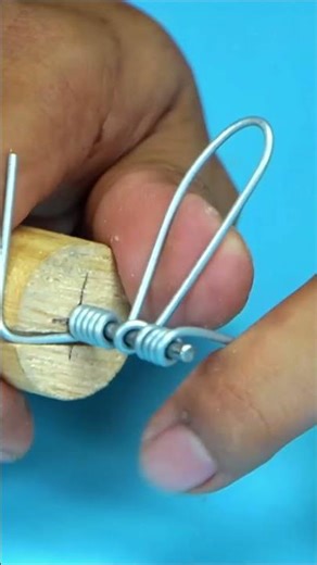 Be sure to remember this trick ! tool for making hangers from iron wire