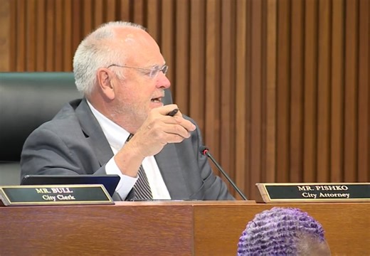 Norfolk City Attorney to retire after nearly 30 years leading office