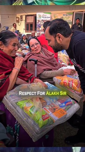 alok pandey sir donated old age home #shorts