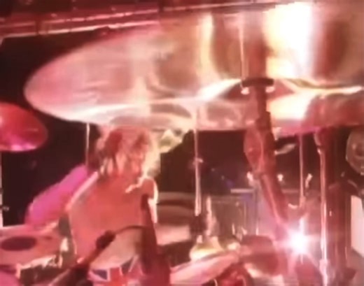 539K views · 21K reactions |  DEF LEPPARD ☝☝ 1981 ♨️ | HEAVY METAL & 80’s HARD ROCK | Facebook