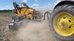 Some footage of the Elho Scorpio 550 rock picker at work at St Lawerence, Central QLD picking up some river rock, cleaning up cane fields for better in field conditions. Want to talk to someone, give Luke a call on 0458 587 566. | Essential Machinery Services | Facebook
