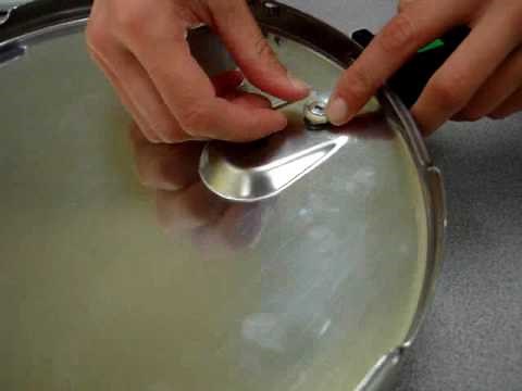 FAGOR PRESSURE COOKERS: Replacing the Upper Handle