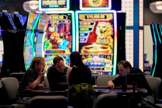 Harrah's Oklahoma casino opens, bringing Vegas style to Chandler