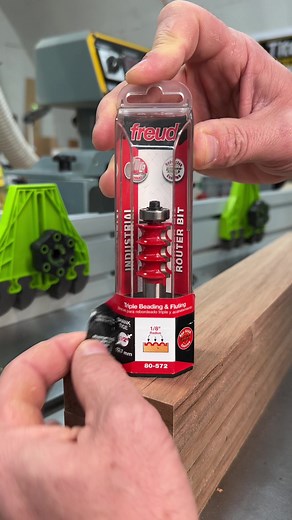 Using the triple beading and fluting @FreudTools bit to cut profiles i...