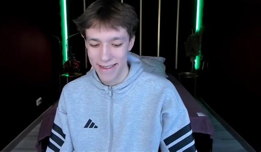 MarkBranston's Solo Twink Webcam Show with Ass Focus and Dimples