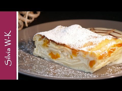 Millirahmstrudel / Strudel / Milk Cream Strudel: Stretching and Rolling Out
