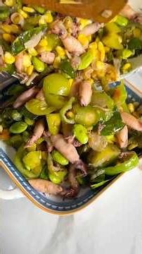 Cook salted squid with big chilies!