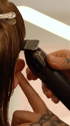 Mullet magic in motion 🎬✨ @pillarhaircollective x @mattpearsonhair serving up a rebellious edge with this razor-sharp mullet demo that’s all about shape, texture, and punk rock precision. Whether you’re into modern mullets, punk-inspired haircuts, or edgy shag-meets-mullet blends, this cut hits every mark. Ready to push boundaries behind the chair? Save this mullet haircut demonstration for inspo that’s anything but ordinary. | Elevate Hair