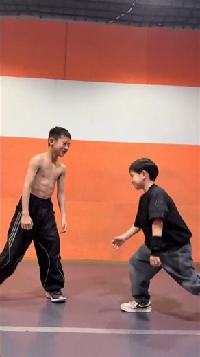 Muscle Showdown: Watch These Skinny Kids Flex Their Strengths! MuscleShowdown, FitKids, St