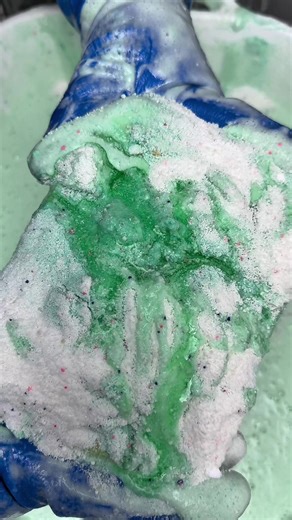 Part 2: The fun goes on. #powderbombs #suds #spongesqueezing #satisfying #powderplay