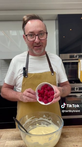 Delicious Raspberry Cake Recipe for Home Bakers