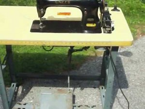 1926 Singer Industrial Sewing Machine Model 31-15 with Table, Works...FOR SALE!