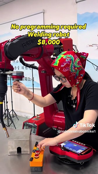 Large Non-Programming Robot in Industrial Welding