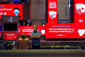 While Nevada Gov. Sisolak ended the state's mask mandate effective immediately, it's important to note that there are some places where face coverings are still required. Joe Vigil - KVVU reports. MORE: https://bit.ly/3HPKuRe | FOX5 Las Vegas