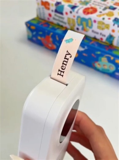 🏷️ ¡La impresora de etiquetas portátil que organiza tu vida en segundos! ✨ Imprime etiquetas desde tu celular de forma rápida y sencilla. Ideal para organizar la casa, la oficina o tus accesorios. #Organización #ImpresoraPortátil #Etiquetas #VidaPráctica