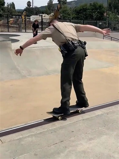 The Cop Had More Style Than Expected 🤯 Otto Hoffmann 👑 #skateboarding #skate #shorts