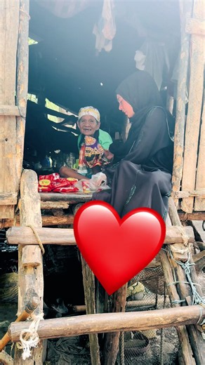 Alhamdulillah. 🤍 Walang tulong na maliit kapag galing sa pusong may malasakit. Binisita namin si Babo, isa sa mga residente ng aming barangay na 80 years old. Hindi na siya makalakad at noon ay nabigyan na rin natin siya ng wheelchair. Ngayon ay muli tayong naghatid ng munting tulong upang kahit papaano ay maibsan ang kanyang pang-araw-araw na pangangailangan. Patuloy nating alalahanin ang ating mga nakatatanda. Ang simpleng pagbisita, pagdamay, at pagtulong ay malaking bagay na sa kanila. May 