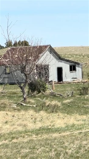Forgotten North Dakota Farmhouse Still Standing After 100 Years