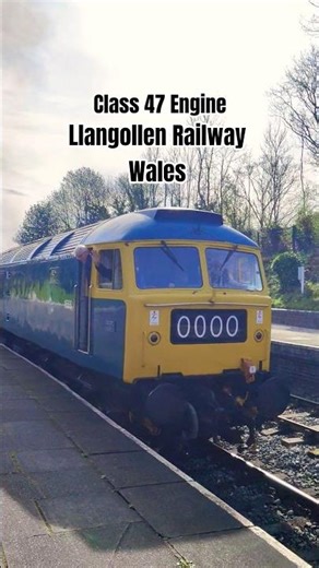 Class 47 Engine at Llangollen Railway #train #travelvlog #travel #oldclassic #railway #wales #diesel