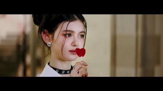 NewJeans (뉴진스) 'Hype Boy' Official MV (DANIELLE&HAERIN ver.)