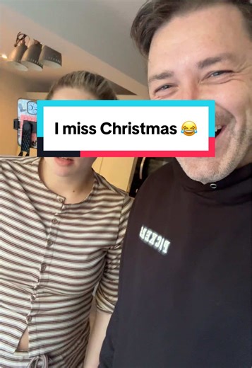 Taking down the Christmas trees is honestly the worst day of the year 😂😂 anyone fancy a trip to Disney? 👀 #laurenanddan #family #christmas #disney