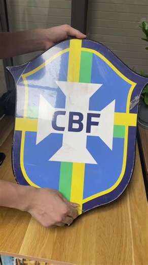 Tranh tráng gương treo tường logo bóng đá có gắn led, dùng trang trí, decor, thay đèn ngủ,...