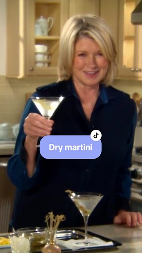 Take it from Martha: a martini will always be a classic. 😉 Learn the right way to make this sophisticated cocktail at the link in our bio. #drymartini #martini #cocktail #marthastewart