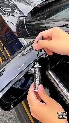 Easily remove small scratches yourself – for a flawlessly shiny car paint finish | Mother's Story