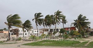 Alerta Amarilla por tormenta tropical Helen en Cancún y municipios norte de Quintana Roo