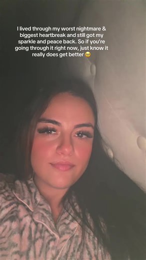 Courtney xo (@courtrrxo)’s videos with je te laisserai de mots - -