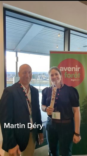 Notre prochain Vox Pop est avec nul autre que… Martin Déry! Vous le connaissez peut-être pour ses talents d’animateur, mais aujourd’hui, il répond à notre question : quel conseil donnerait-il à de jeunes ingénieur·e·s forestier·ères? 🌲✨ | Ordre des ingénieurs forestiers du Québec