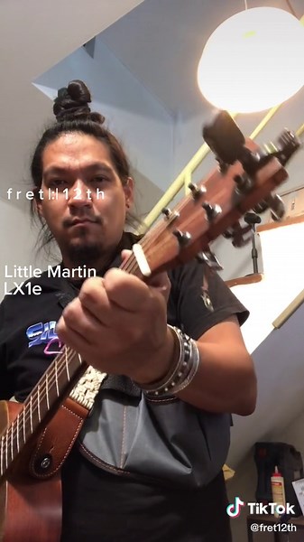 |:| Martin & Co Little Martin LX1e / เปลี่ยนสาย D'Addario XS เบอร์ 0.10 / ลูกบิด Planetwaves ล๊อค และ ตัดสาย / K&K Pure mini / Fishman Neo D Hum #fret12th #guitar #martinandco