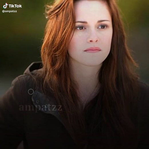 Romantic Twilight Kiss Scene with Edward and Bella