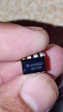 How 555 IC works in astable mode#shorts #555 #electronics #circuit